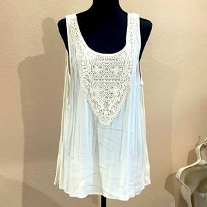 Embroidered muscle tee